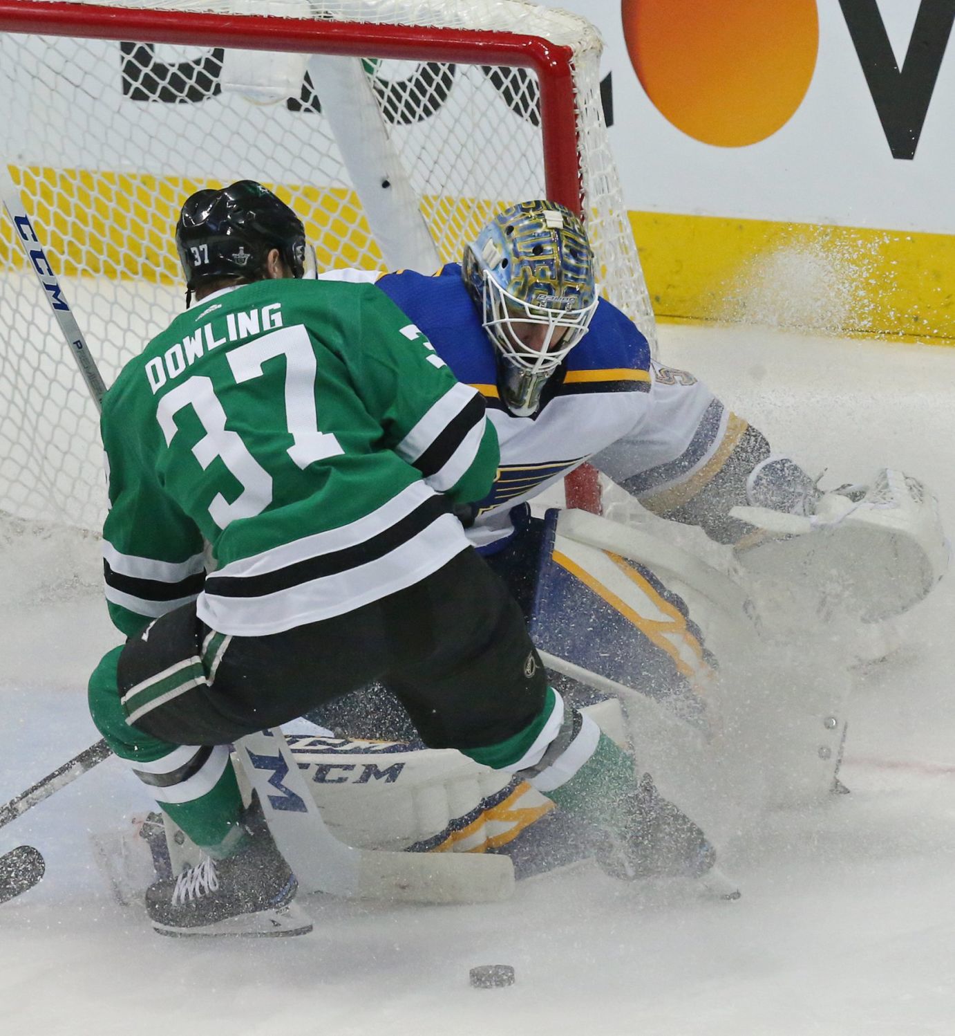 Blues and Stars skate in Game 3 of their playoff